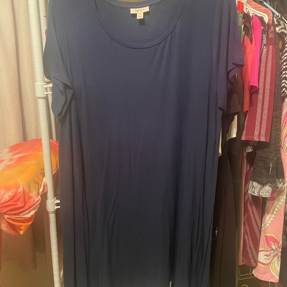 Women’s Style and Co. navy blue tunic dress can be worn with leggings to size 2X